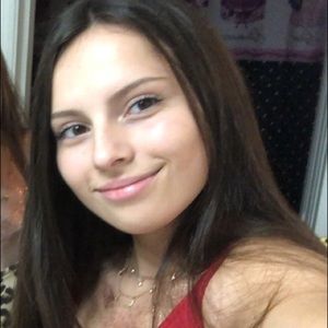 Meet your Posher, Daniela